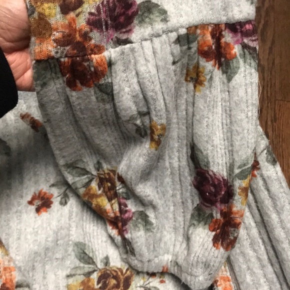 Plus Sz 3X Gray Floral Ribbed Peplum Top - Picture 9 of 11